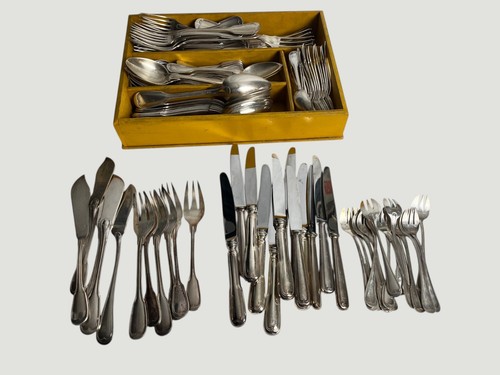 Important lot couverts 118