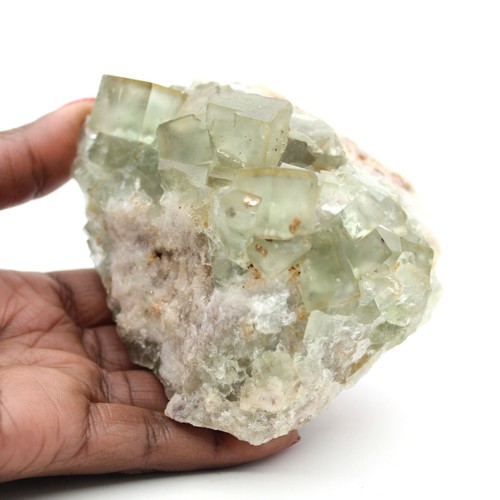 Pierre fluorite sur - pierre, gangue
