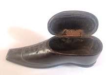 Papier Mache Shoe Shaped Tobacco Maker