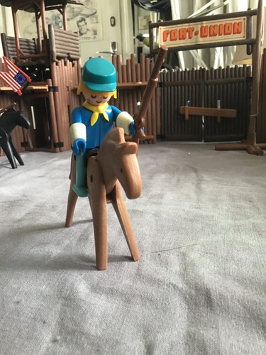 Playmobil cavalier nordiste.