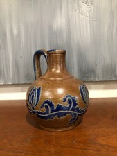 PETIT CRUCHON EN GRÈS A DÉCOR BLEU " FLEURS ET FEUILLAGE STYLISÉS " , GUÉRIN ?