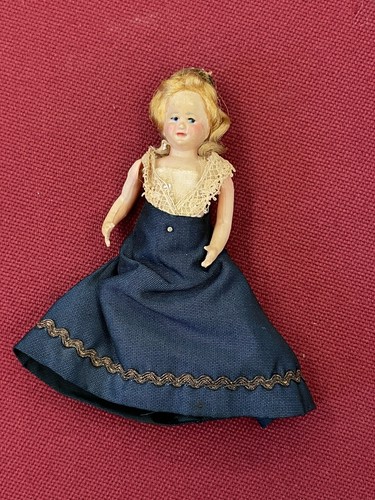 Jouet ancien petite poupée - jouet,
