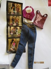 Tenue pour poupée " Barbie, Fashion Fever Sisters Shopping K9575/ 2006 "  (636)