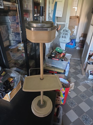 Cendrier sur pied - pied, an