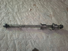 AXE DE ROUE ARRIERE KYMCO 250