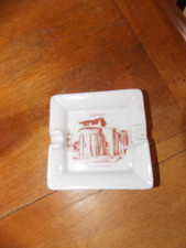 Cendrier a main porcelaine blanche segonzac dordogne artiste yves ducourtioux