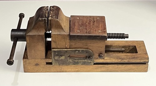 Ancien étau menuisier en - de,