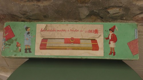 Machine tricoter chat - a, le