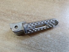 UN CALE REPOSE PIED ORIGINE