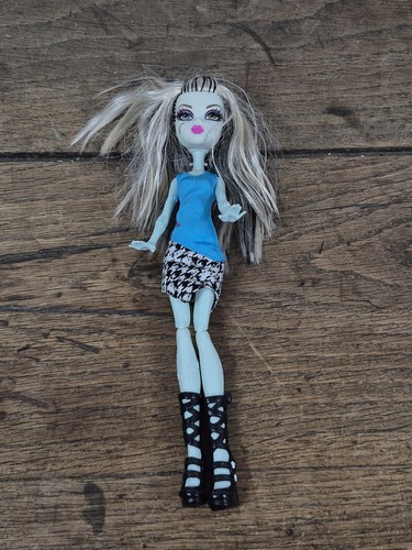Poupée monster high - poupée,