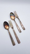 Lot 4 anciens couverts Métal