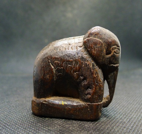 Eléphant ancien bois exotique - eléphant,