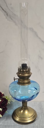Ancienne lampe pétrole - à,