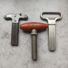 lot d anciens tires bouchons