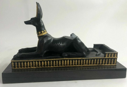 Statue sculpture figurine - statue,