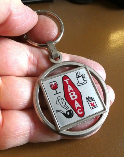 Ancien porte clé - , tabac
