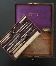 ANCIENNE BOITE DE COMPAS EPOQUE