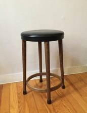 TABOURET CLASSIQUE  en BOIS /