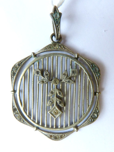 Pendentif bijou ancien vers