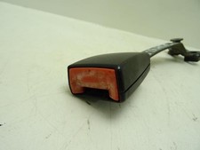 Attache ceinture avant droit