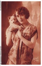 AXOP9-0959-ANIMAUX - Une femme