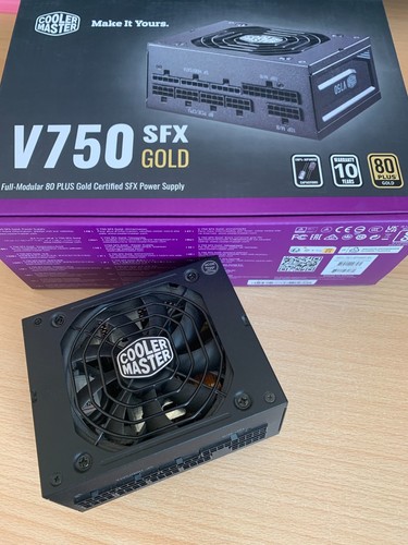 Alimentation cooler master - pc,
