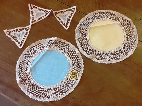 Lot petits napperons - de,