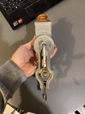 ancienne râpe à fromage de comptoir la bobinette bob fonte émaillée vintage