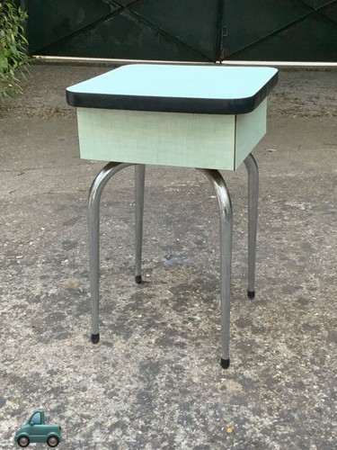 Ancien tabouret coffre de - -,