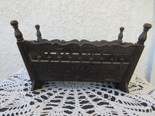 Très beau et ancien petit