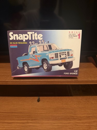 Monogram ford bronco model kit - ford,