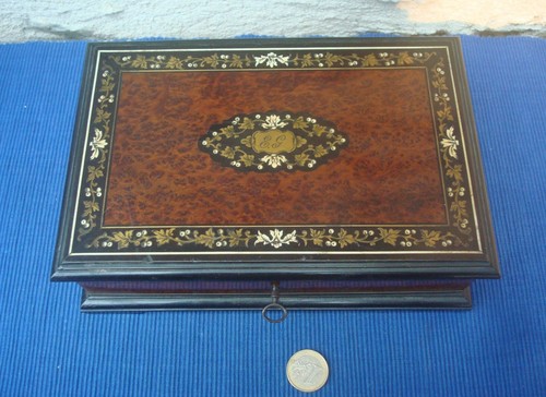 V68 coffret marqueterie - tb,