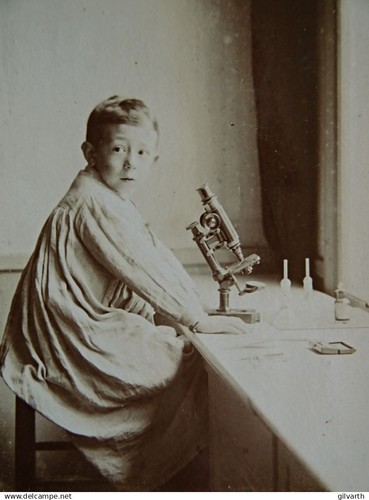 Photo petit garçon pierre - petit,