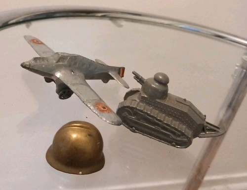 Lot jouets plomb avion - ar, cd