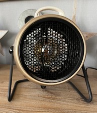 Lampe indus, un ancien radiateur infrarouge de marque STEBA adapté en luminaire