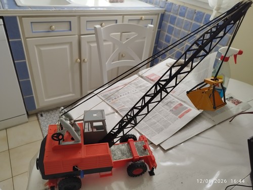 Grue benne preneuse - a,