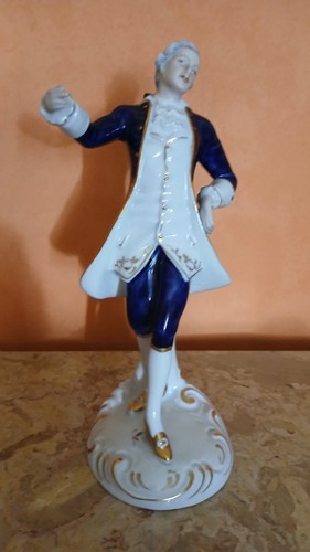 Sujet personnage figurine - ,