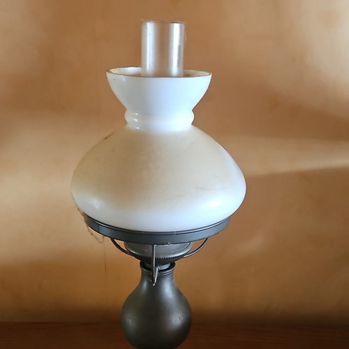 Lampe pétrole ancienne à - ancienne,