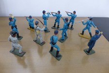 STARLUX LOT DE 11 SOLDATS