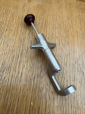 ANCIEN DÉNOYAUTEUR POUR