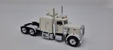 Camion miniature Peterbilt 359 Brekina blanc référence 85715 au 1/87e