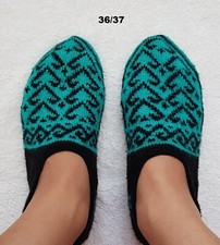 Chaussons d'intérieur tricot fait main, femme. Vert et noir. 36/37