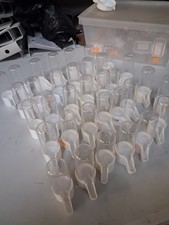 LOT DE 38 ABREUVOIRS BLANC