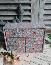 ANCIENNE  BOITE A COUTURE EN