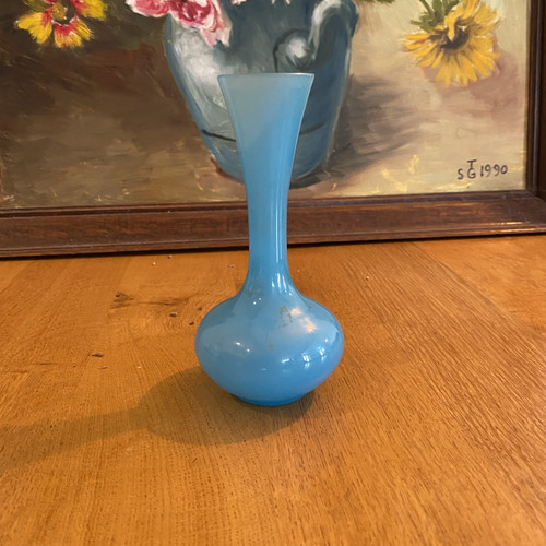 Vase opaline bleue