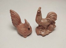 un coq et une poule, figurines