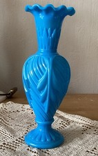 Vase En Opaline Bleue Feuilles