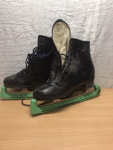Anciens patins glace lutra - anciens, à
