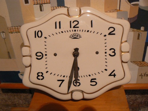 Ancienne horloge murale - ancienne,