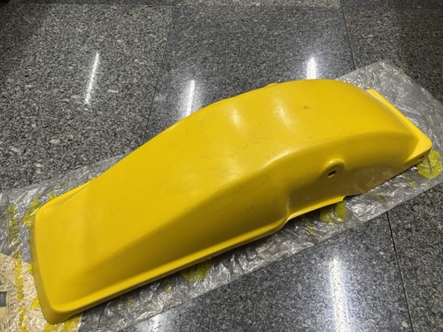 Aile arrière jaune suzuki - aile,